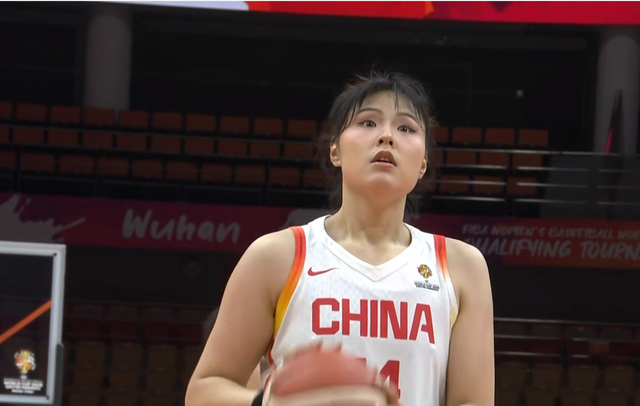 世预赛一场13分大胜！中国女篮打败马里：韩旭14分，李月汝21分